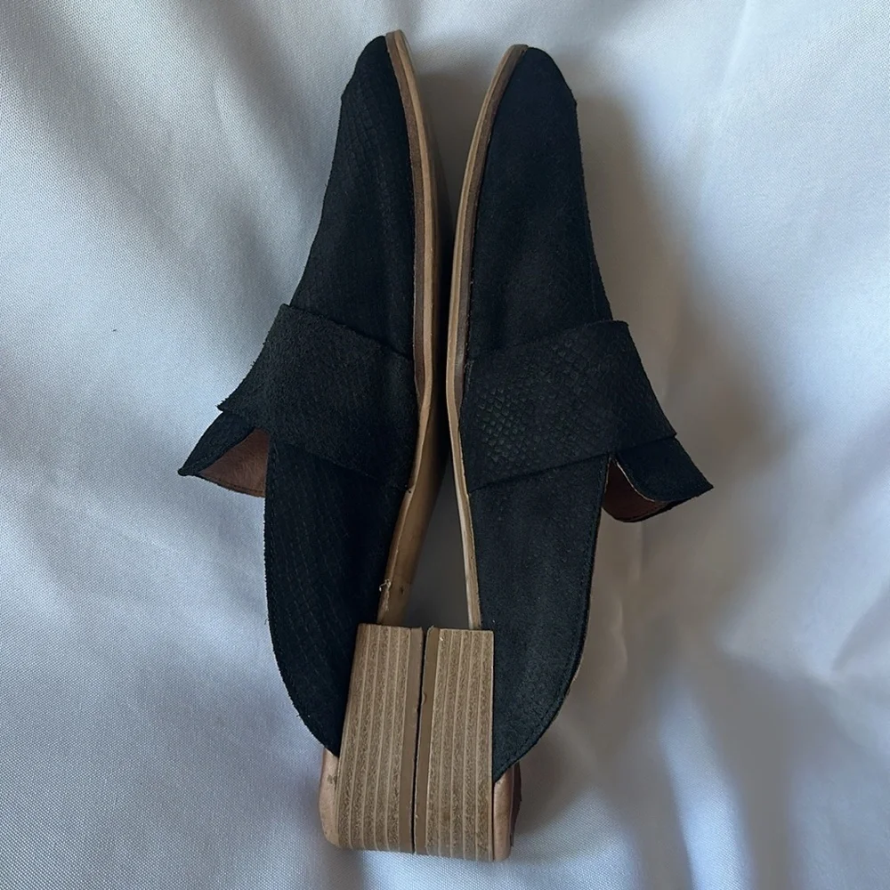 Free People Black Suede Sz 41.5 At Ease Embossed Loafers